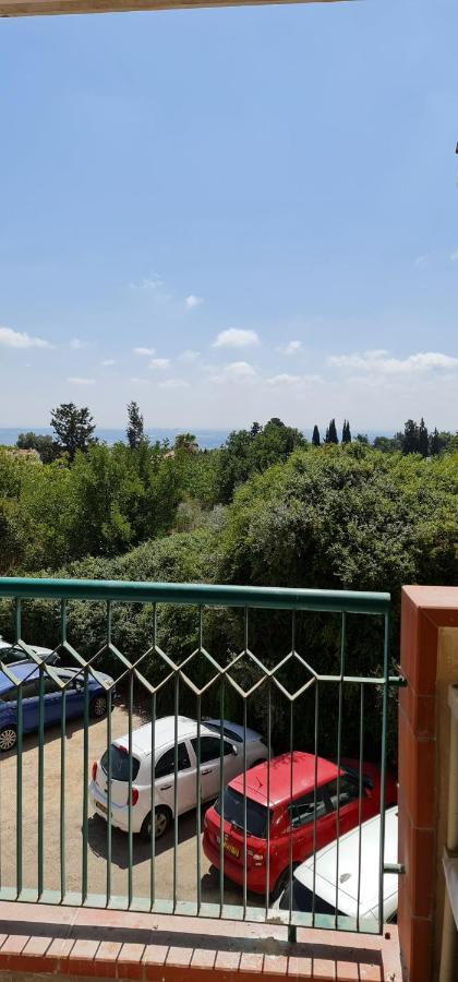 דירת חדר יפה ונעימה באיזור פסטורלי ושקט Apartment Zikhron Ya'akov Exterior photo